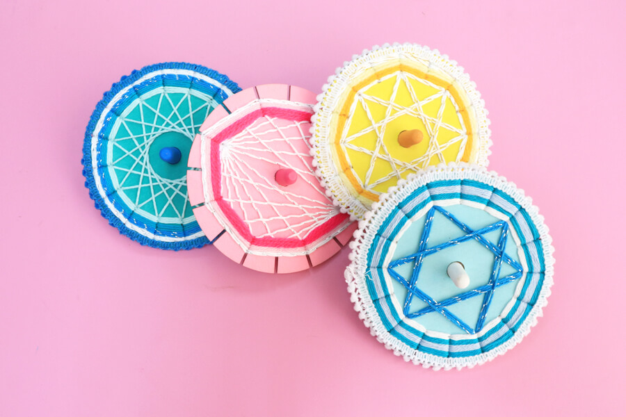 Read more about the article הכנת סביבון מעוצב לחנוכה בעזרת חוטי רקמה וסרטי בד